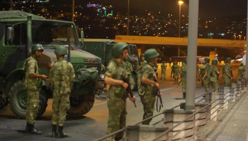«Σφαγή» στον τουρκικό Στρατό: Οι «Ευρασιανιστές» «καθαρίζουν» τους ΝΑΤΟϊκούς – Δείτε πως τους ταπεινώνουν (φωτό, vid)